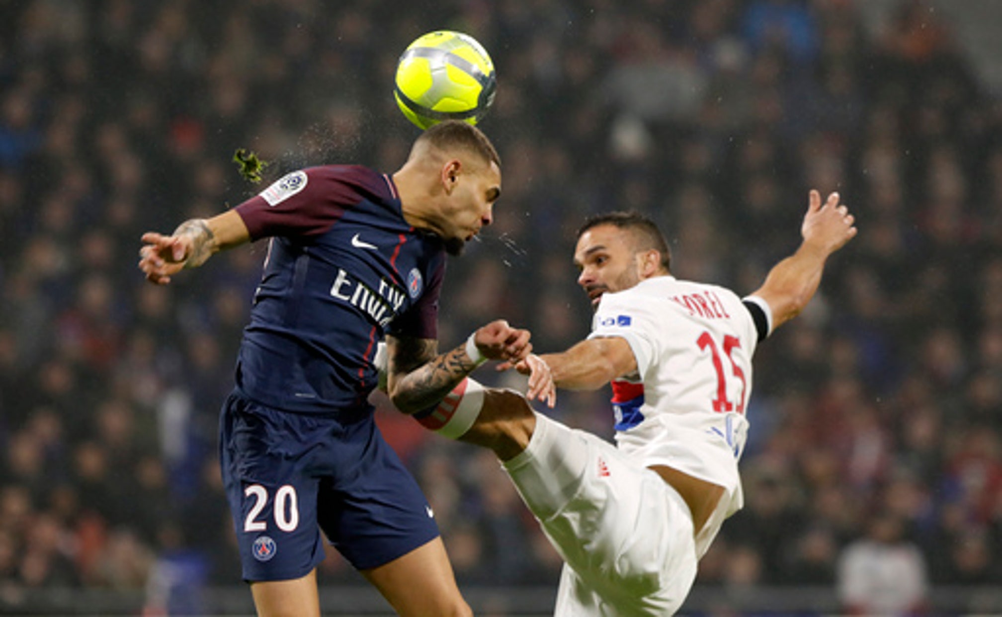 Depay Scores Winner As Lyon Beats League Leader Psg 2 1 Fox Sports