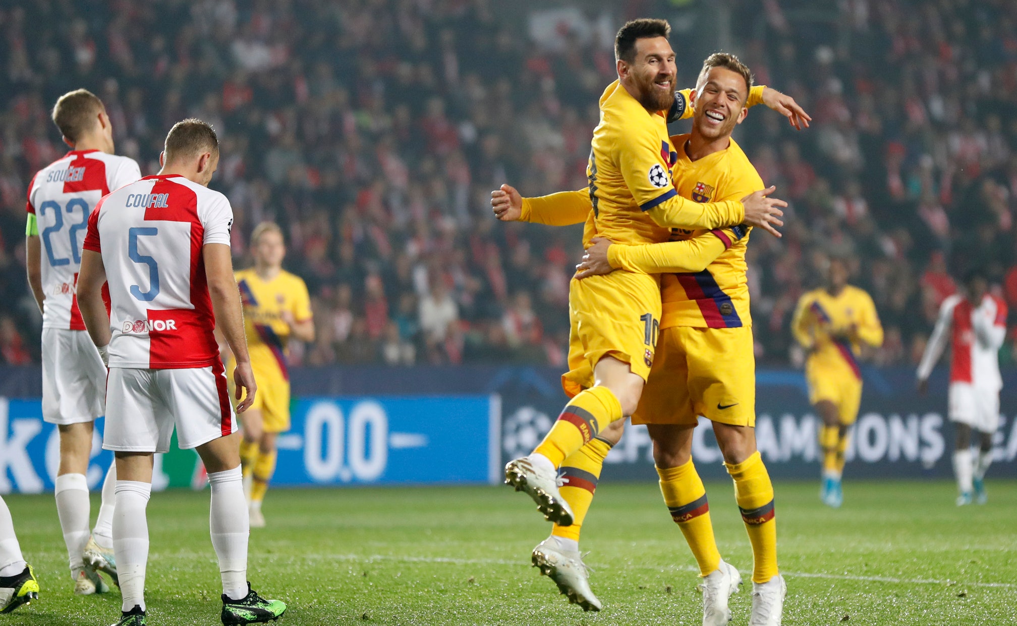 Messi leads Barcelona to 2-1 win vs Slavia Prague | FOX Sports