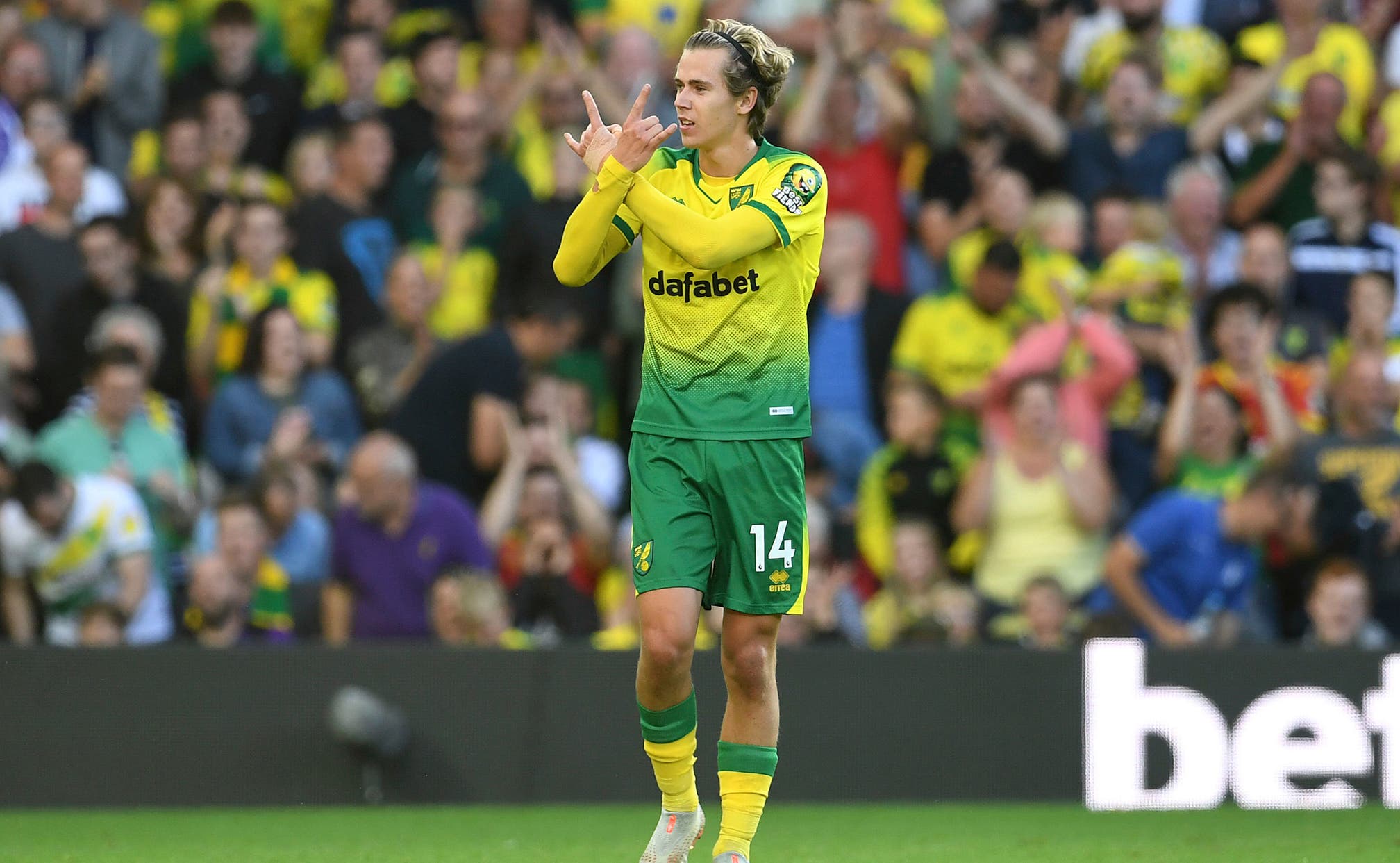 With Threadbare Squad Norwich Stuns Man City In Epl Fox Sports