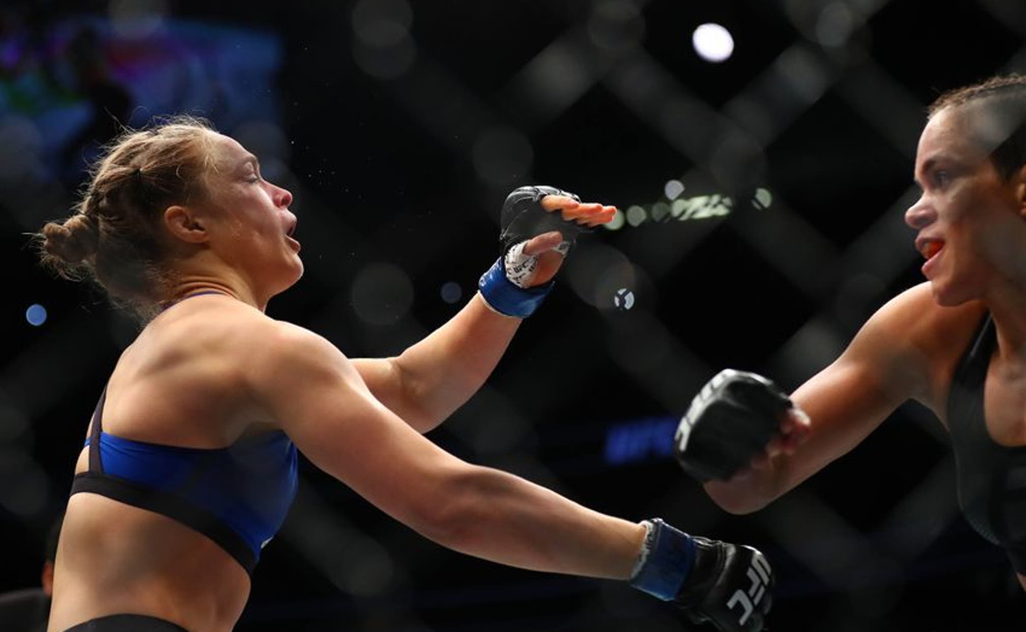 Ronda Rousey Knocked Out By Amanda Nunes At UFC 207 (Photo Gallery ...