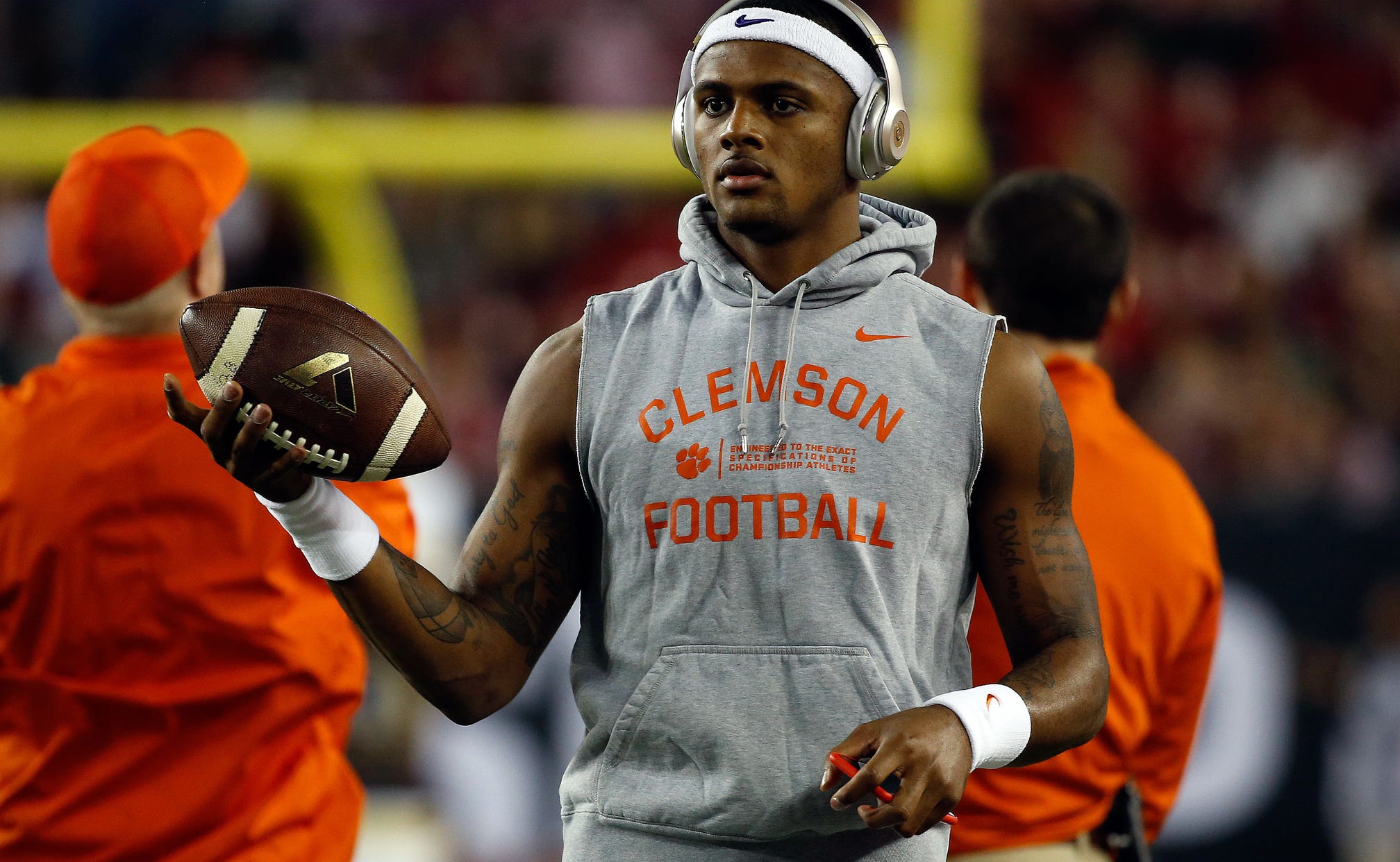 Alabama fans kick Deshaun Watson out of a Tuscaloosa bar ...