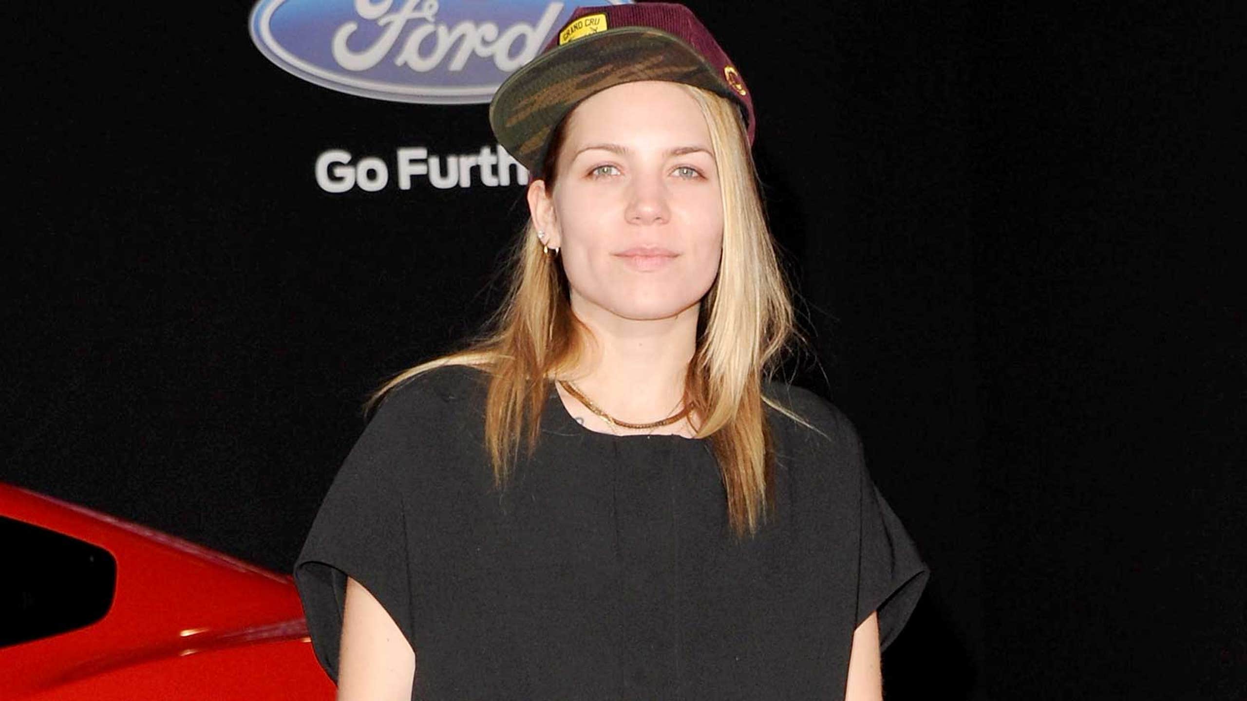 Skylar Grey Remixes Coming Home In Honor Of Lebron Returning To Cleveland Fox Sports See more ideas about skylar grey, skylar, celebrities female. skylar grey remixes coming home in