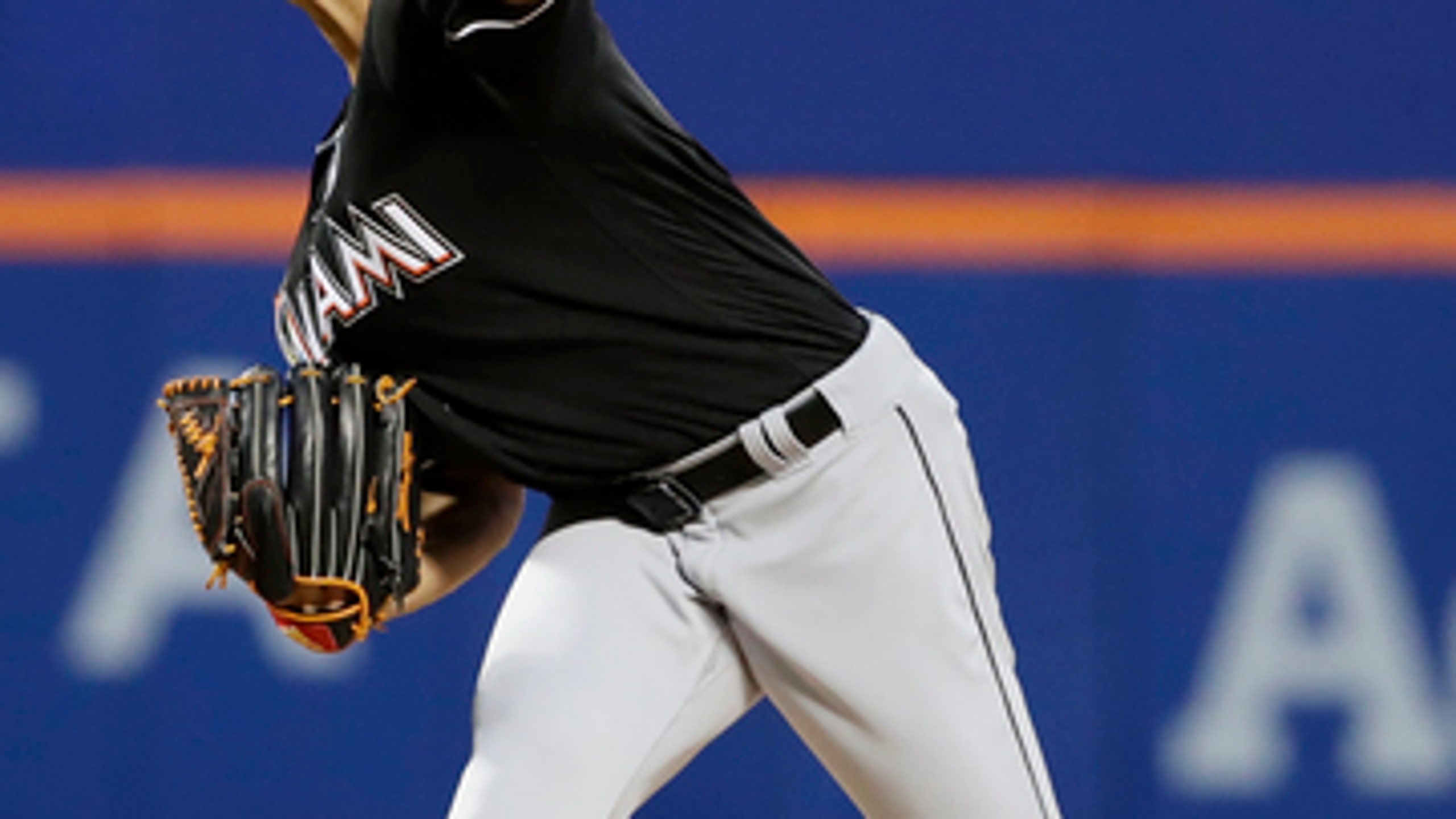 Wei-Yin Chen gets 1st hit after 0-for-51 start | FOX Sports