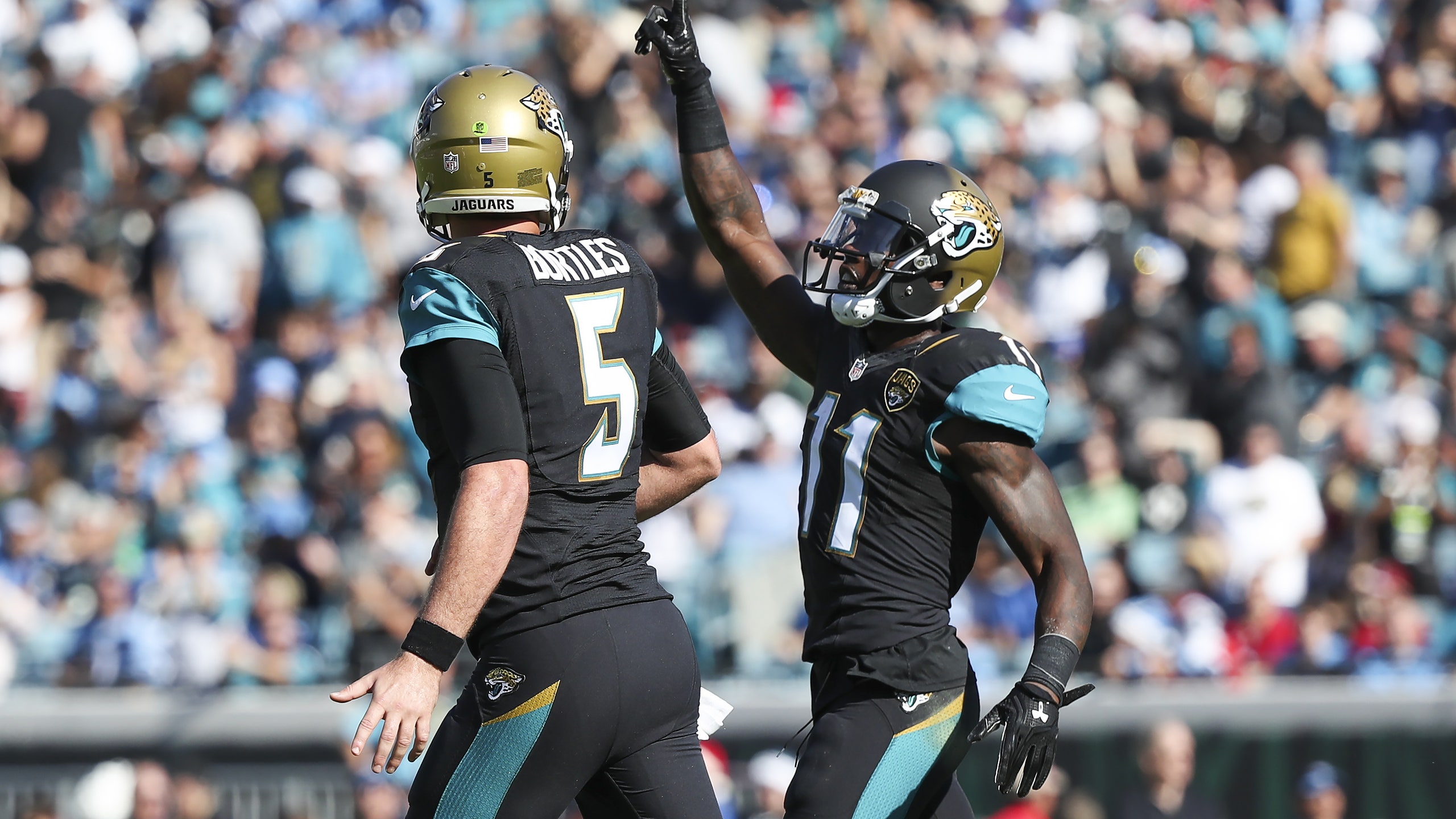 Ranking All 32 Nfl Uniforms For 17 From Worst To First Fox Sports