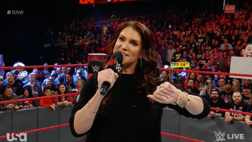 UFC Trending Image: Stephanie McMahon quiets 'CM Punk' chants in Chicago with fantastic burn