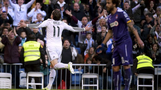 Gareth Bale scores unstoppable free kick golazo (GIF)