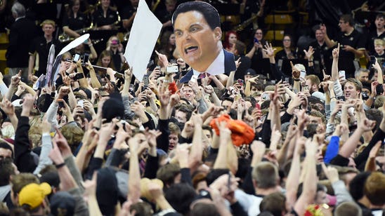 Arizona coach's court-storming warning: Player 'is going to punch a fan'