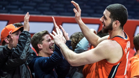 Kofi Cockburn helps Illinois upset No. 5 Michigan 71-62