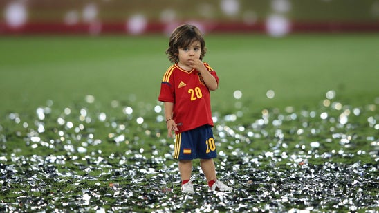 Santi Cazorla's 5-year-old son is already better at dribbling than you