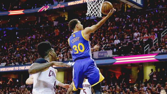 Live: Curry's Warriors, LeBron's Cavs battling heading into second half