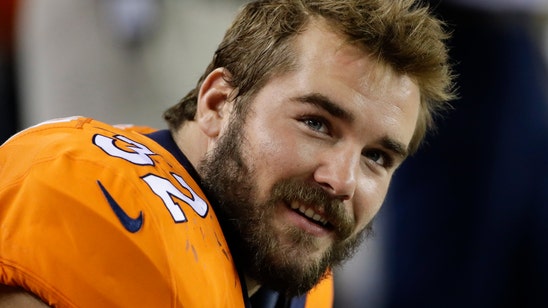 Broncos sign fullback Andy Janovich to three-year deal