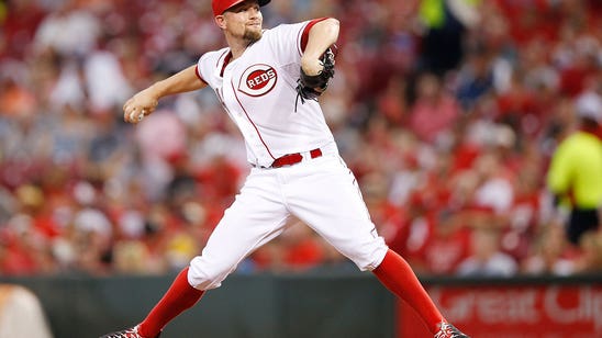 AP Source: Cardinals to sign pitcher Mike Leake