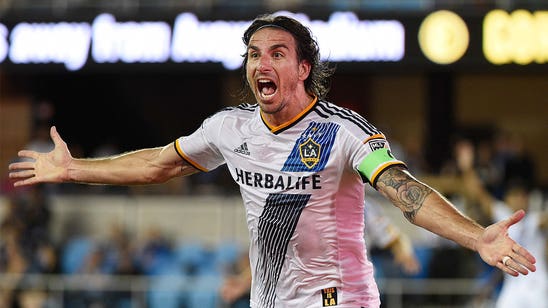 Miskick + nutmeg = horrible goalkeeping error