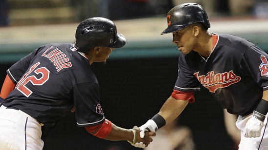 Tomlin shakes off homers, Indians outslug Brewers 11-6