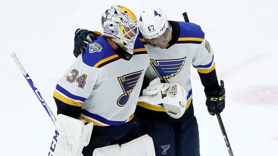 Allen gets shutout, Blues blank short-handed Blackhawks 4-0