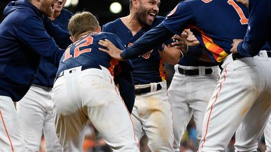 Astros top A’s 9-8 on Altuve’s bases-loaded walk in 9th