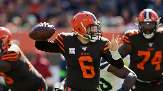 Browns' Mayfield slowed by hip injury, but should face Pats