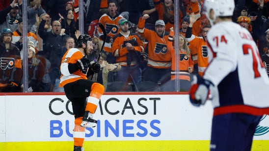 Hayes leads Flyers past Washington