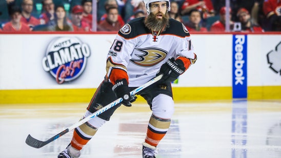 Anaheim Ducks Have Re-Signed Forward Patrick Eaves