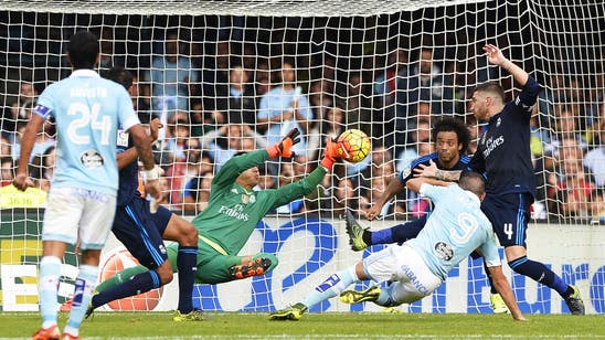 Keylor Navas makes insane double save for Real Madrid, is superhuman