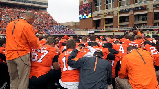 Oklahoma State football team helping grieving community