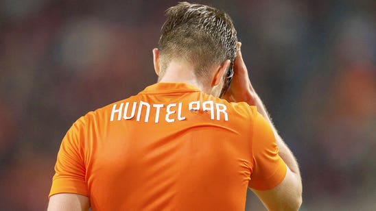 Epic fail? Klaas-Jan Huntelaar’s jersey falls apart during friendly