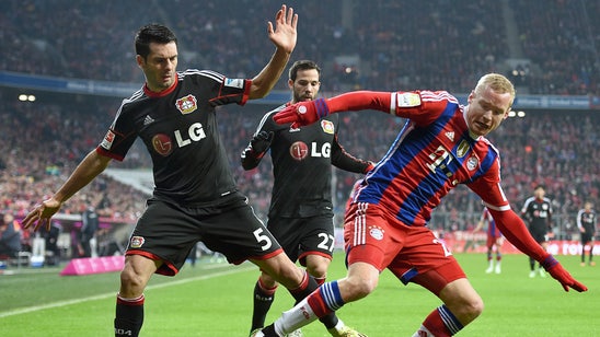 Sebastian Rode steals ball with mind-boggling slide tackle (GIF)