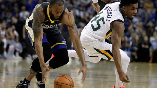 Curry heats up late, Warriors roll past Jazz 115-108