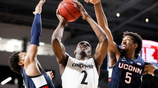 Cincinnati rallies to beat UConn 74-72 in OT