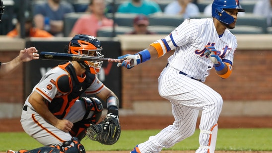 Cano out of Mets lineup day after tweaking injured quad