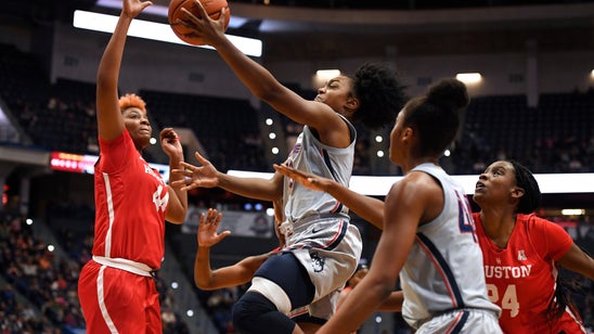 No. 1 UConn women follow loss with blowout over Houston