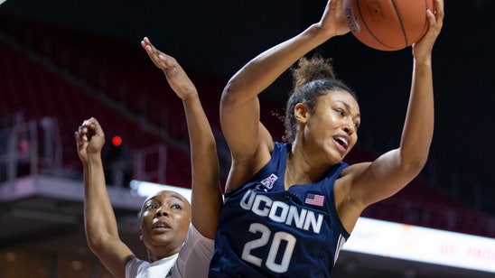 Nelson-Ododa helps No. 4 UConn rout Temple 83-54
