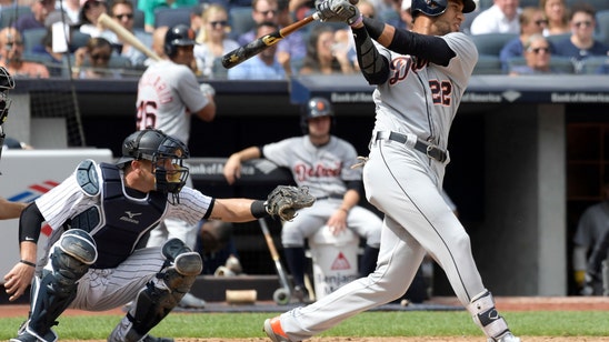 Reyes hits 1st HR, 3 RBIs as Tigers splits with Yankees 11-7