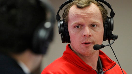 Houston promotes Major Applewhite to head coach