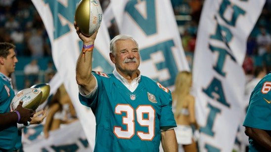 Moore's relief performance stirs memories of '72 Dolphins
