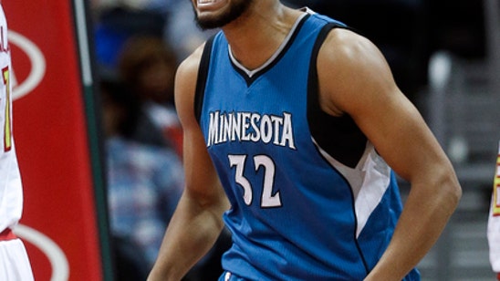 Towns, Timberwolves roll past Hawks, 104-90 (Dec 26, 2016)