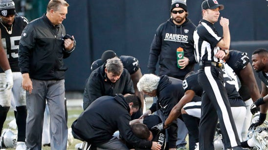 Carr's injury puts damper on Raiders' 33-25 win over Colts (Dec 24, 2016)