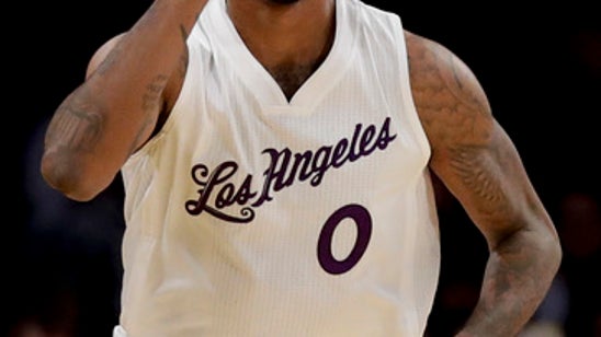 Lakers snap 11-game skid vs rival Clippers, 111-102 (Dec 25, 2016)