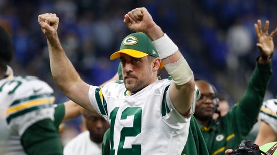 With Rodgers leading way, Packers look to keep streak going