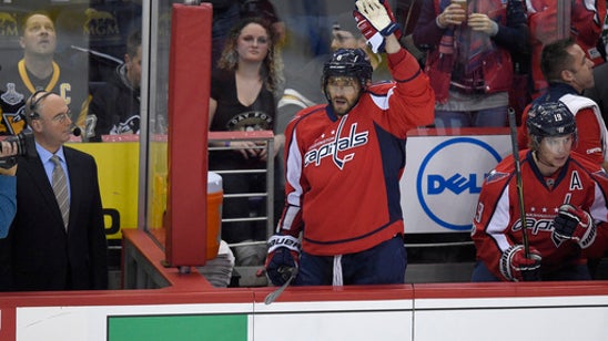 Ovechkin scores twice, passes 1,000 points as Caps beat Pens (Jan 11, 2017)