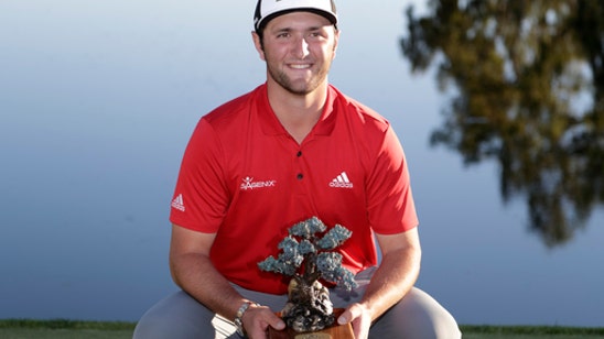 Tiger's travail: young crop of stars complicates his task