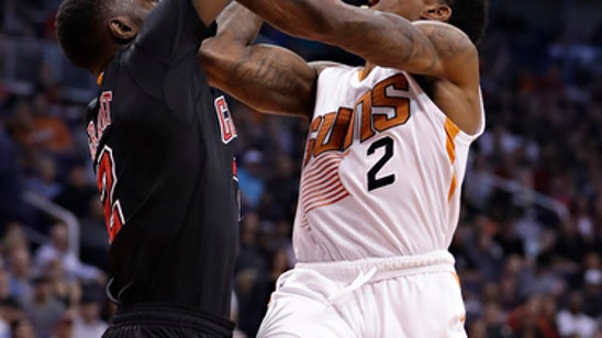 Booker scores 27 points, Suns roll past Bulls 115-97 (Feb 10, 2017)