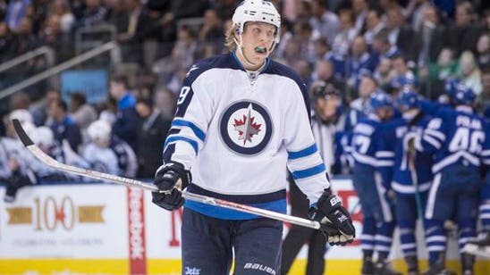 Gardiner scores OT winner to lift Maple Leafs past Jets (Feb 21, 2017)