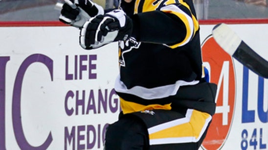 Streit scores in debut, Penguins top Lightning 5-2 (Mar 03, 2017)
