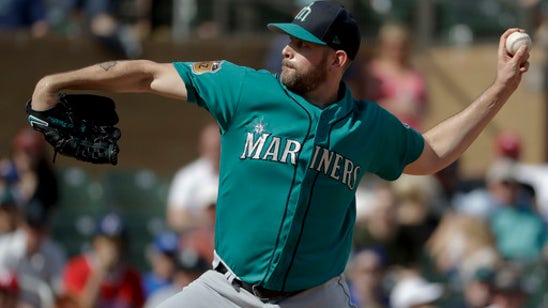 Paxton gets loose for Mariners in spring training debut