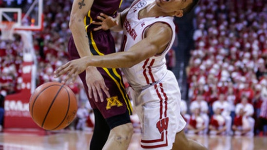 Koenig hits 5 3s on Senior Day, No. 22 Badgers beats Gophers (Mar 05, 2017)