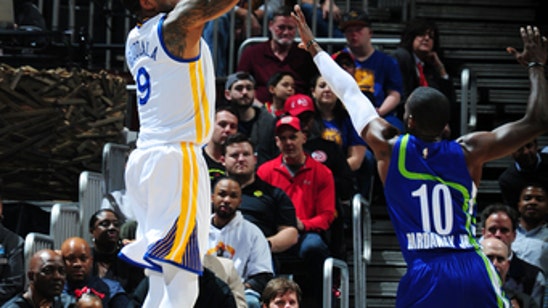 Iguodala scores 24, Warriors beat feuding Hawks, 119-111 (Mar 06, 2017)