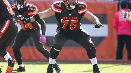 Browns sign guard Bitonio to multiyear contract extension