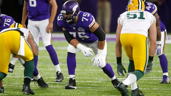 Vikings bolster tackles by signing Riley Reiff, Mike Remmers