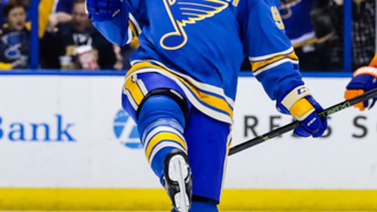 Tarasenko scores twice to lift Blues over Isles 4-3 (Mar 11, 2017)